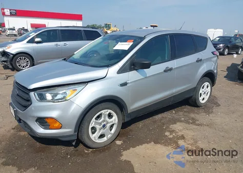 2017 Ford Escape S z USA, uszkodzony, nr VIN 1FMCU0F71HUD53191